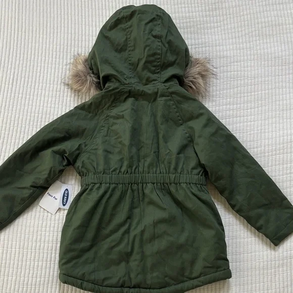 Old Navy Girls Utility Jacket in Olive. Hooded with Faux Fur Trim. Size 5T - Picture 6 of 8